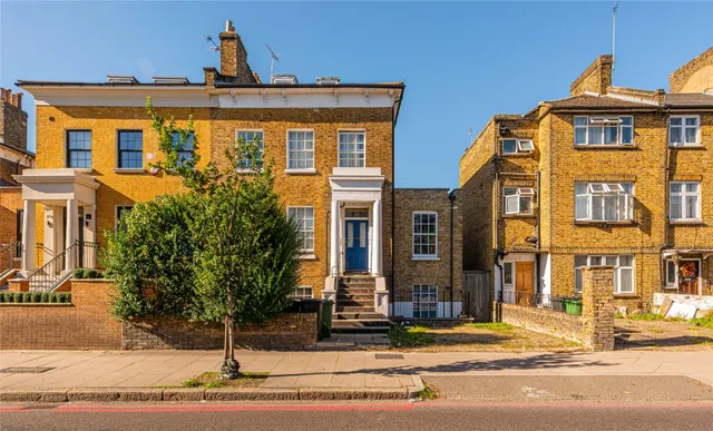 Tollington Road, London, photo 1