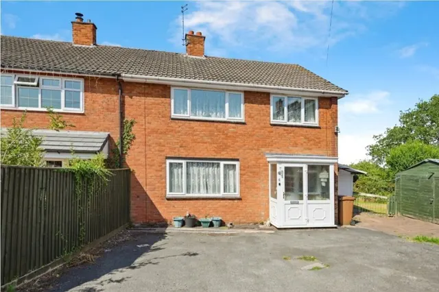 Leaside Avenue, Rugeley, photo 1