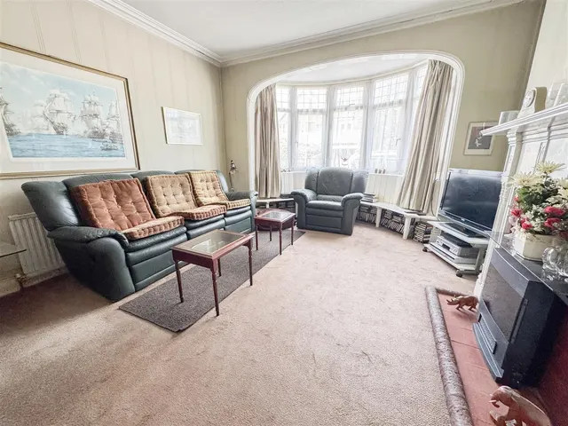 Photo 3 — Dorset Road South, Bexhill-On-Sea, TN40 1NL