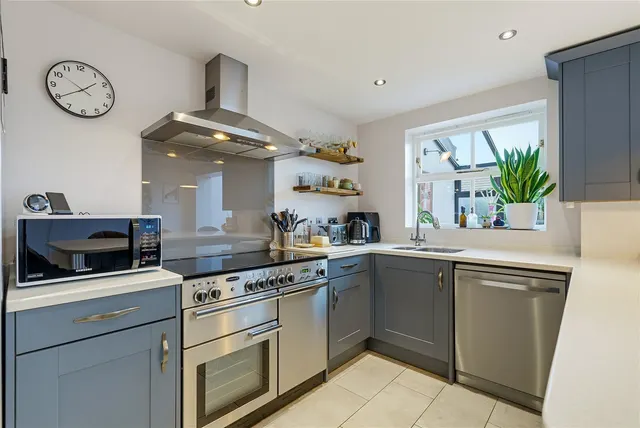 Massingberd Way, London, SW17, photo 3