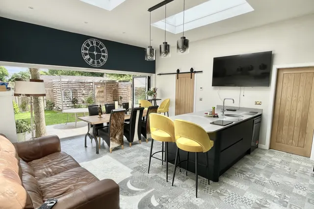 Pinewood Road, St. Ives, BH24, photo 2