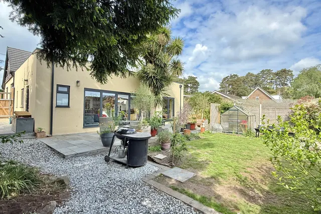Pinewood Road, St. Ives, BH24, photo 3