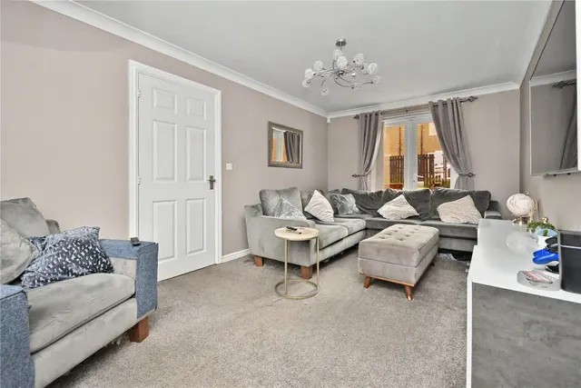Whinmoor Way, Leeds, LS14, photo 2