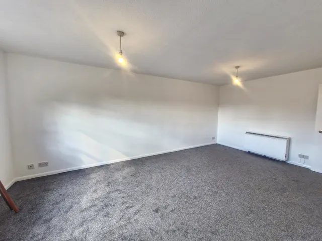 Argyle Court, WD18, photo 3