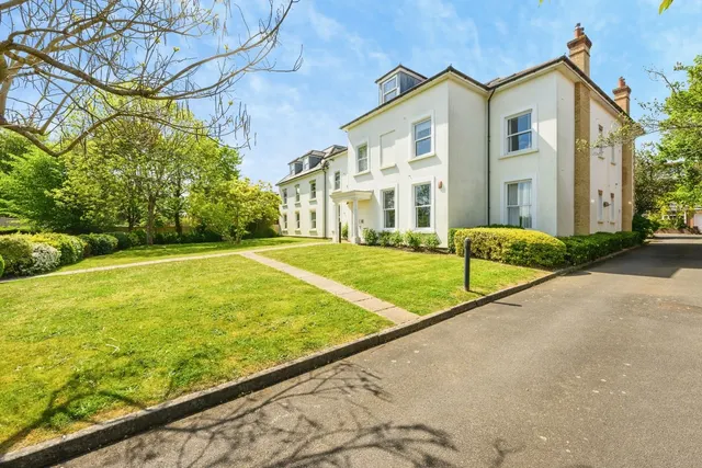 Ladbroke Road, Redhill, RH1, photo 1