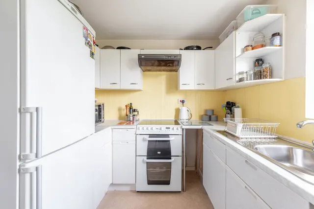 Photo 3 — 3 Orkney House, Himalayan Way, Watford