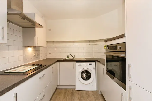 London Road, Basingstoke, RG21, photo 3