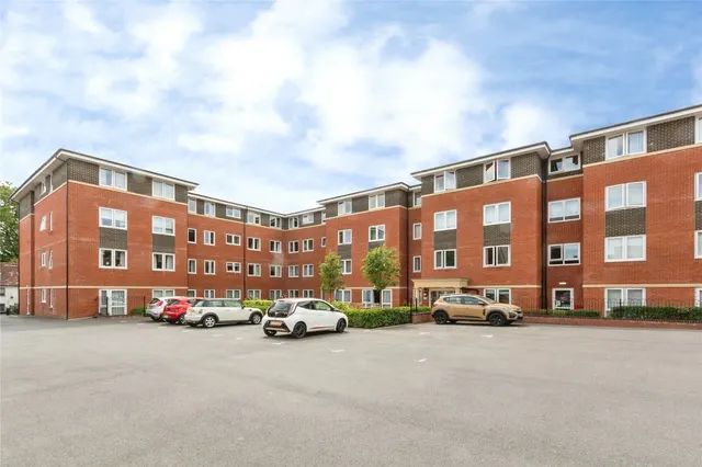 London Road, Basingstoke, RG21, photo 1