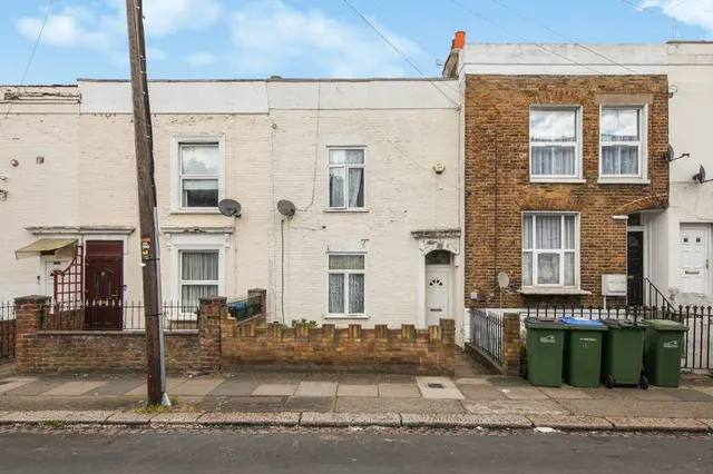 Burrage Place, SE18, photo 1