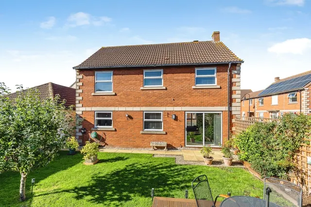 Sweetgrass Road, Weston-super-Mare, BS24, photo 1