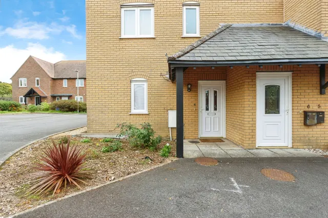 Olivia Close, Poole, photo 1