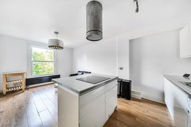 Fordwych Road, London, NW2, photo 3