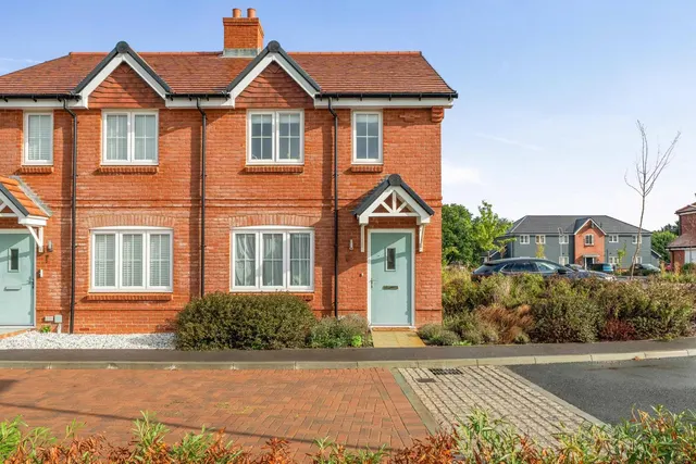 2 bedroom house, Perry Gardens, Basingstoke, RG23