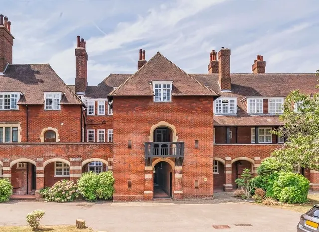 Meadway, Hampstead Garden Suburb, NW11, photo 1