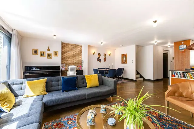 Photo 3 — Amerland Road, Putney, London, SW18 1PZ