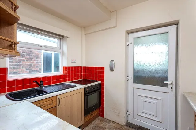 Lawnswood Drive, York, YO30, photo 3