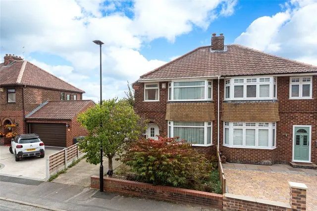 Lawnswood Drive, York, YO30, photo 1