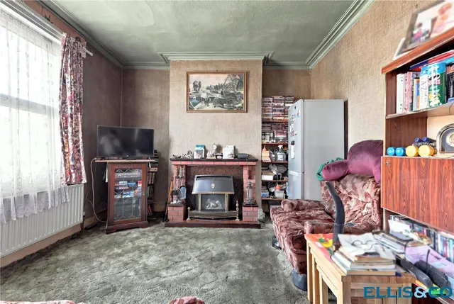 Philip Lane, London, N15, photo 2