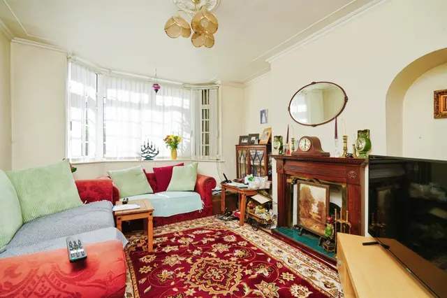 Photo 3 — Kelburne Road, OXFORD