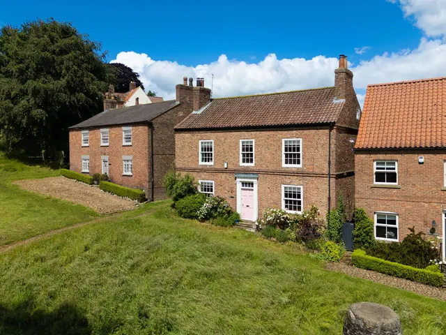 Church Hill, Crayke, YO61, photo 1