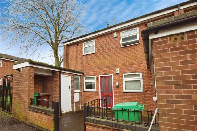 Deptford Crescent, NOTTINGHAM, photo 1