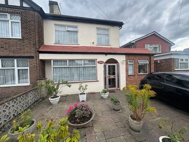 Clarence Road, Enfield, EN3, photo 1