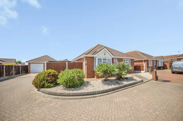 Bawdsey Close, Clacton-On-Sea, CO16, photo 1