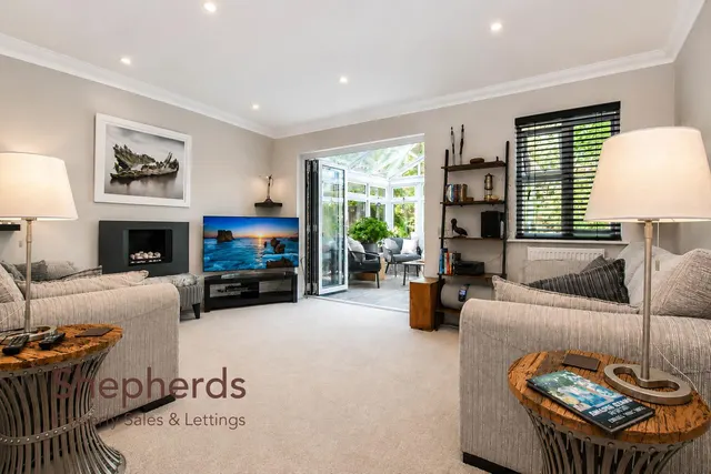 Hillcrest Close, Goffs Oak, EN7, photo 2