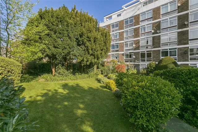 Upper Richmond Road, Putney, SW15, photo 1