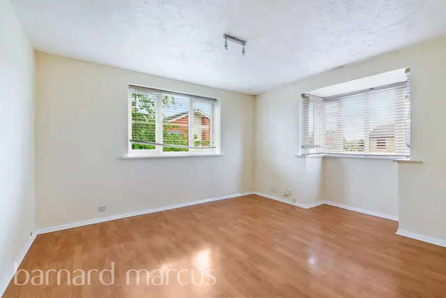 Spring Grove, Mitcham, CR4, photo 3