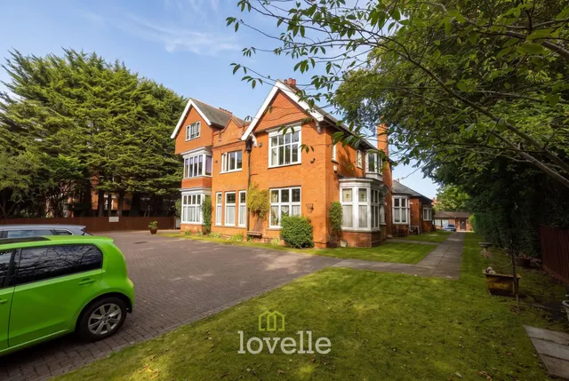 Bargate, Grimsby, DN34, photo 1