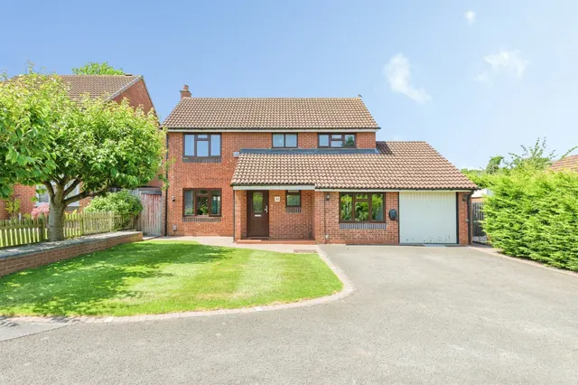 Beverley Close, Sutton Coldfield, photo 1