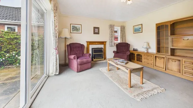 Barkston Close, Bourne, photo 3