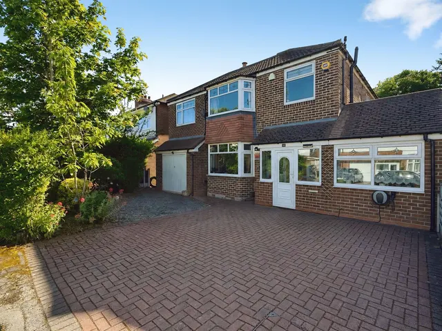 Ravenoak Park Road, Cheadle, photo 2