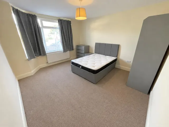 Frome Valley Road, Bristol, BS16, photo 2