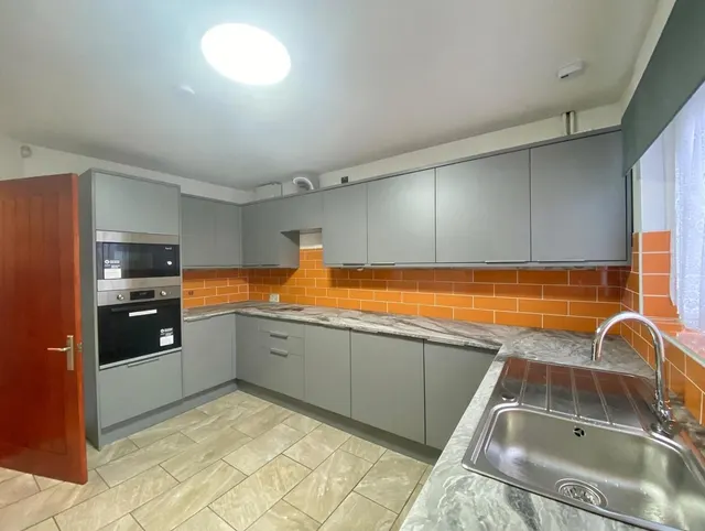 Hedingham Road, Chafford Hundred, RM16, photo 3