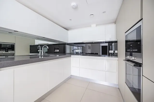 Photo 3 — 40 Bezier Apartments, 91 City Road, London
