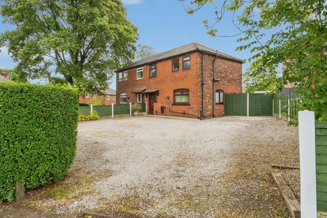 Chorley Road, Bolton, BL5, photo 1