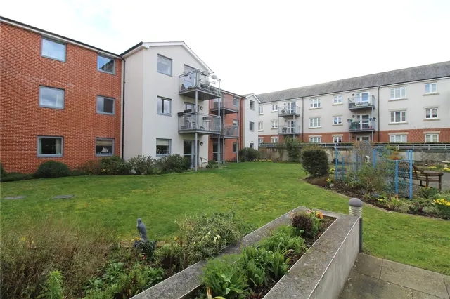 New Road, Basingstoke, Hampshire, RG21 7PF, photo 1
