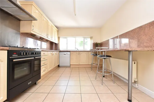 Moorland Road, Drighlington, BD11, photo 2