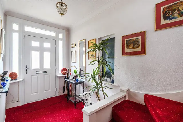 Blenheim Gardens, Wembley, photo 2