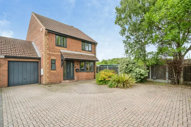 The Avenue, Harlington, DN5, photo 1