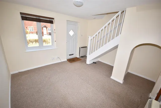 Photo 2 — Elizabeth Court, Sleaford