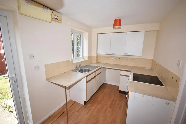 Photo 3 — Elizabeth Court, Sleaford