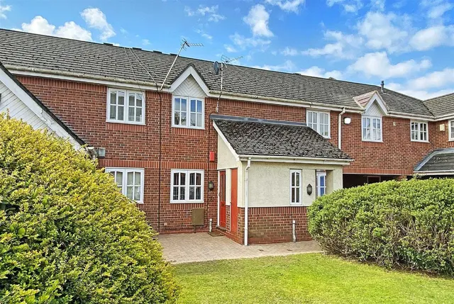 St. James Court, Altrincham, Cheshire WA15 8FG, photo 1