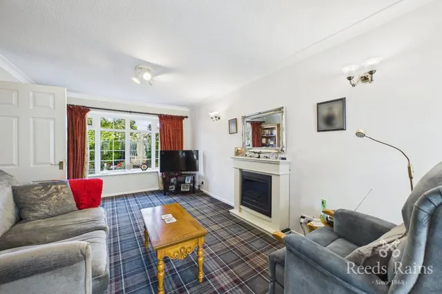 Newton Drive, Wakefield, WF1, photo 2