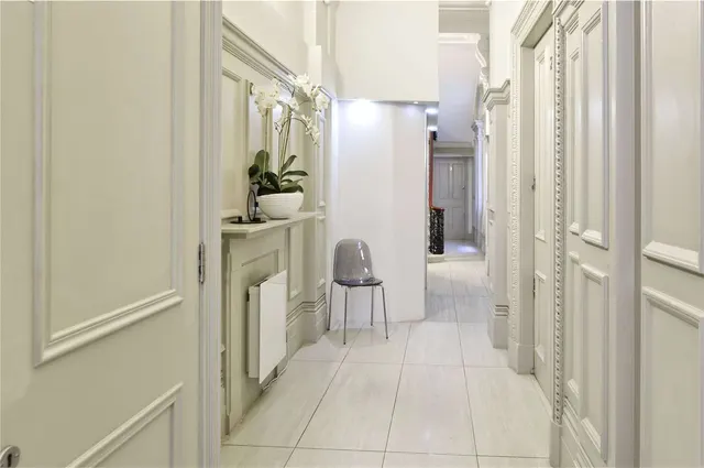 Photo 3 — Queen's Gate Terrace, London, SW7 5PR