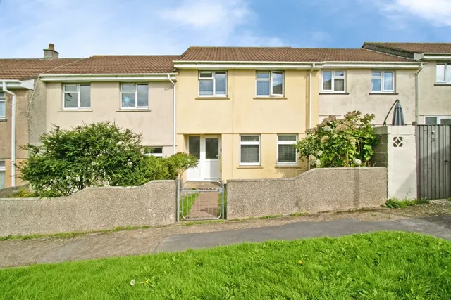 Grenville Gardens, Troon, TR14, photo 1