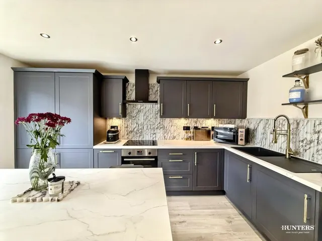 Windsor Road, Dewsbury, WF12, photo 3