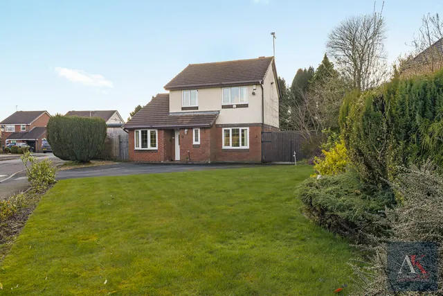 Campion Way, Rochdale OL12 7UL, photo 1
